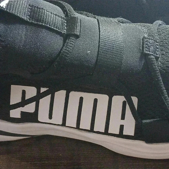 Puma sneakers size 10...worn once..blk n white..gr8 for walk or jog. We bundle.. - Picture 2 of 5
